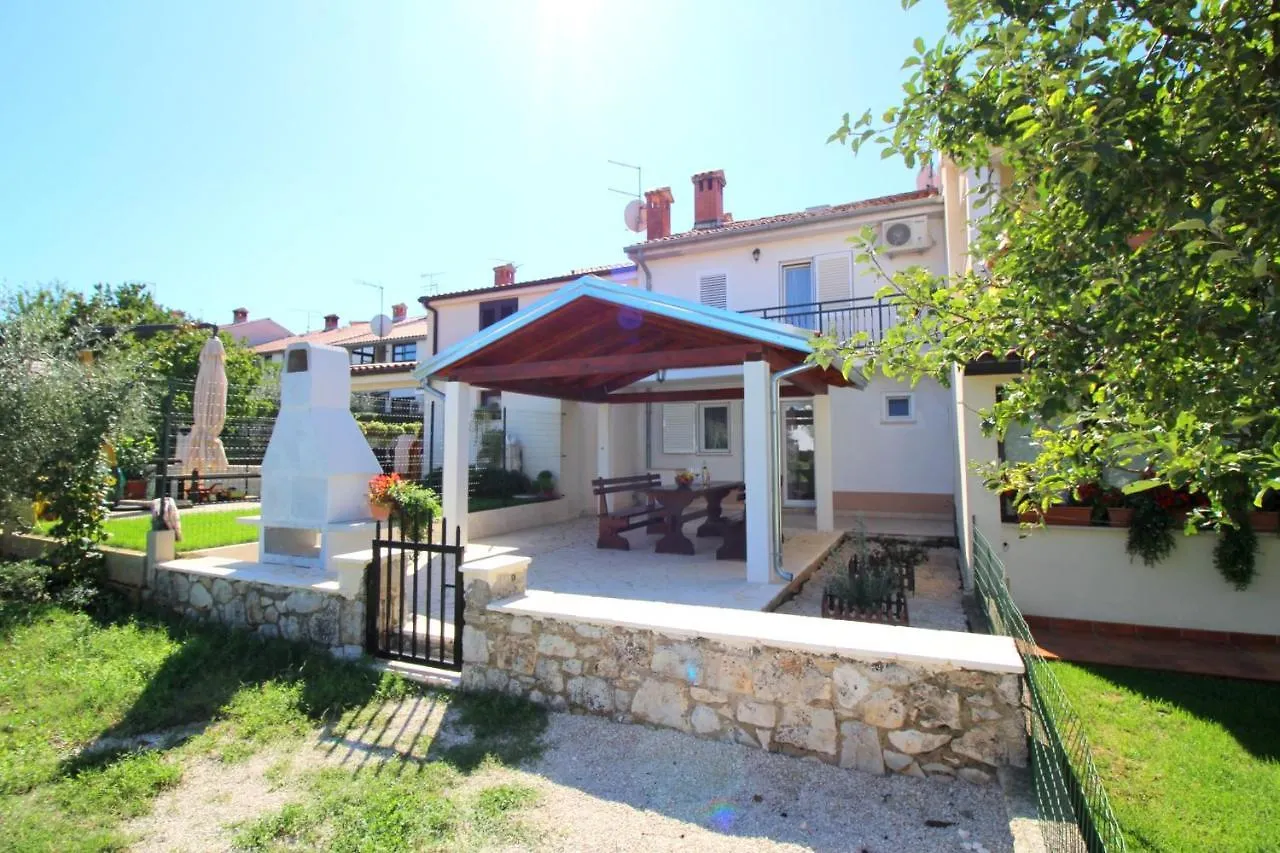 Holiday House Anamaria Πόρετς Σπίτι διακοπών
