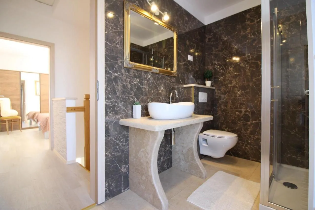 Holiday House Anamaria Πόρετς